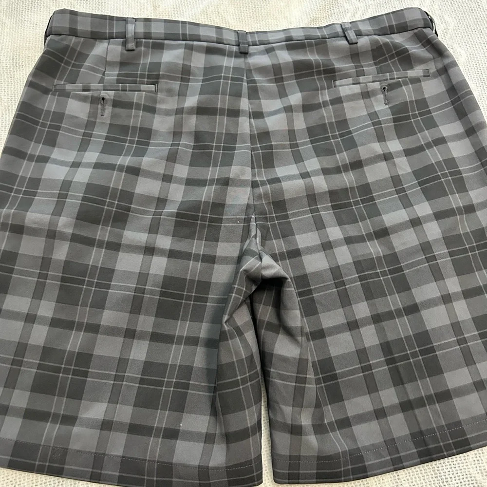 Haggar Plaid Men’s Golf Shorts Big & Tall Size 42”